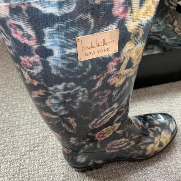 NEW Nicole Miller rain boots - Picture 4 of 4